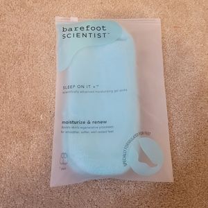 Barefoot Scientist moisturizes and renews sock